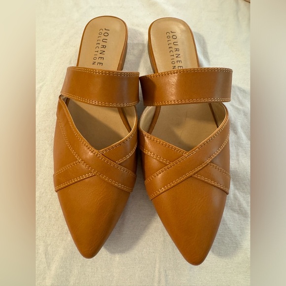 JOURNEE COLLECTION Women's Stasi Pointed Toe Mules NEW 11 - Picture 4 of 6
